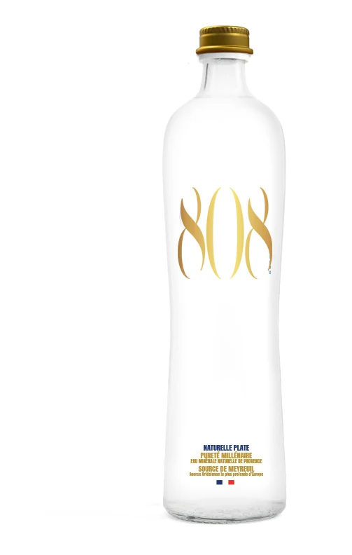 Bouteille d’eau minérale 808 plate 75 cl en verre à bouchon doré